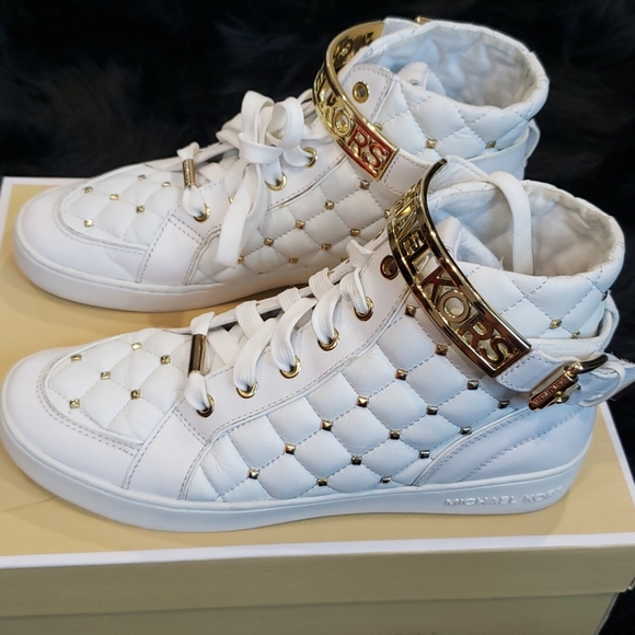 Michael Kors Sneakers - Picture 2 of 3